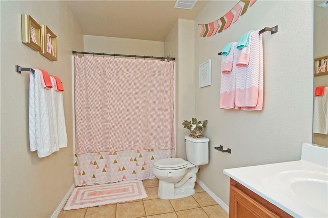 Photo - 5917 Stone Mountain Rd