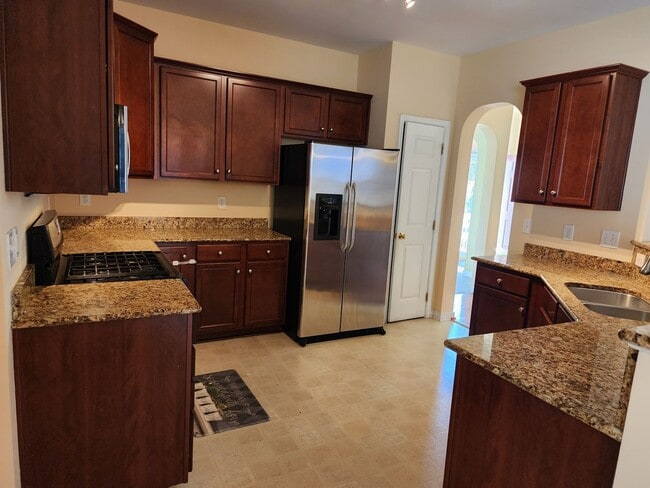 Photo - Beautiful 5 Bedroom Home in Watermill Subdivision!