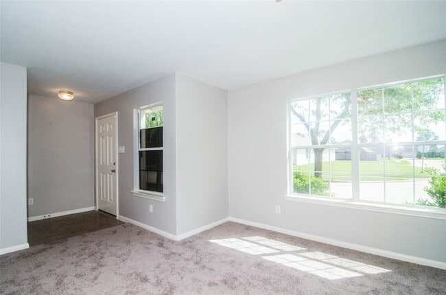 Photo - 6415 Mountain Pines Ln