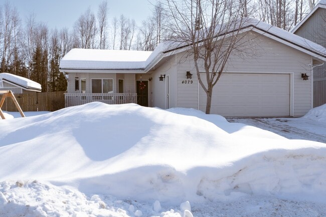 Building Photo - 4079 Scenic View Dr