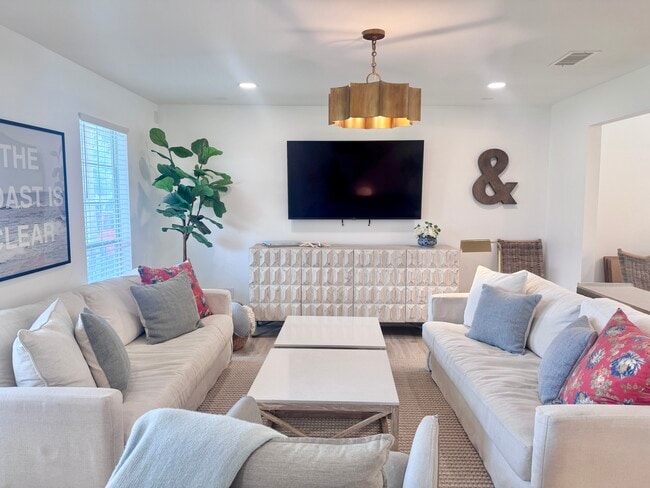 Photo - 493 Golf Club Dr