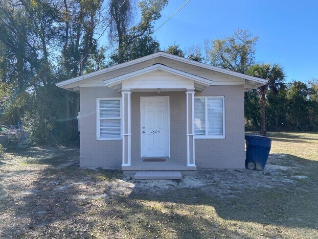 Photo - 1605 Flower Ave House