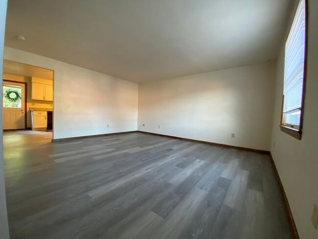 Photo - Spectacular 2 BR / 1.5 BR Townhouse in Lat...