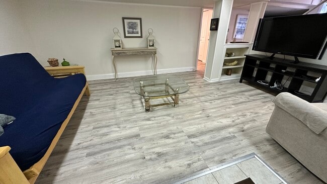 Photo - 11423 Schuylkill Rd Unit BSMT