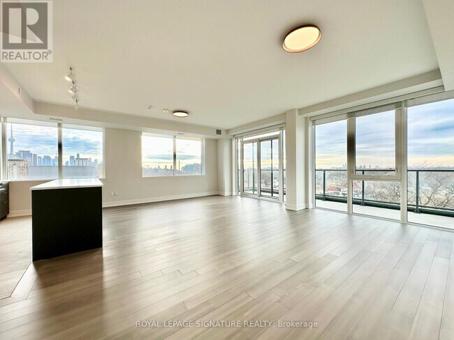 Photo - 664 Spadina Ave. Unit 701