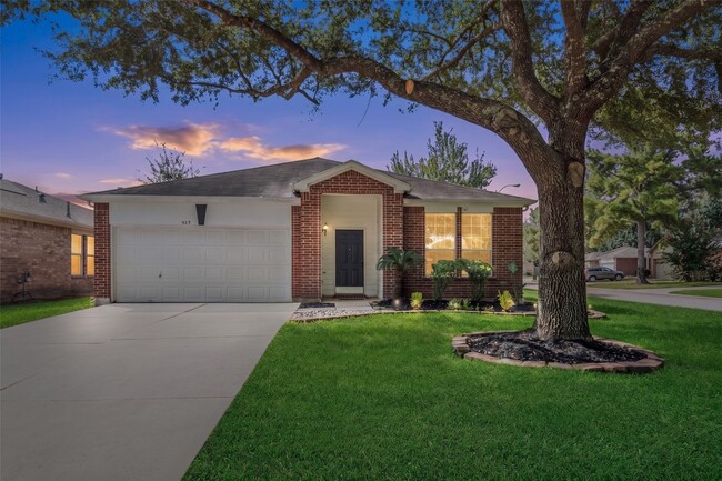 Photo - 923 Shirefield Ln