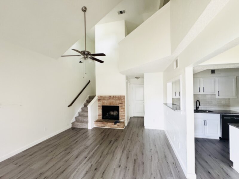 Photo - 10652 Hamlin Dr