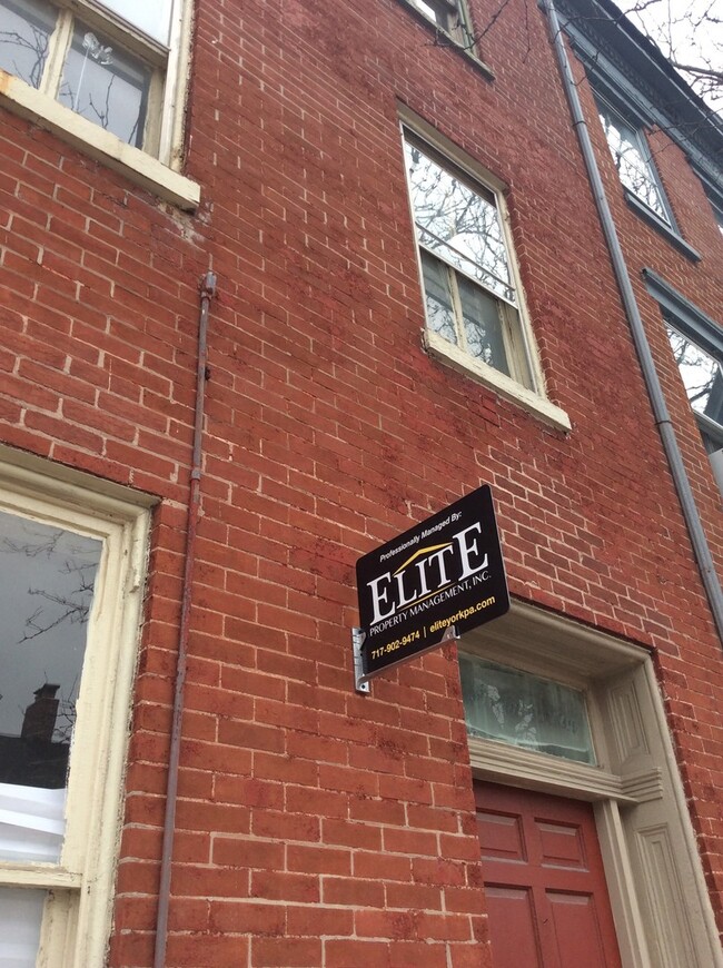 Photo - 3rd floor apartment near Central Market and all Downtown Amenities!