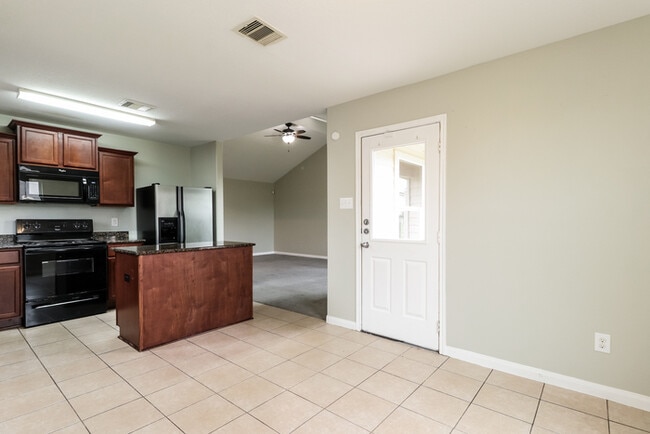 Photo - 4810 Tulip Trail Ln