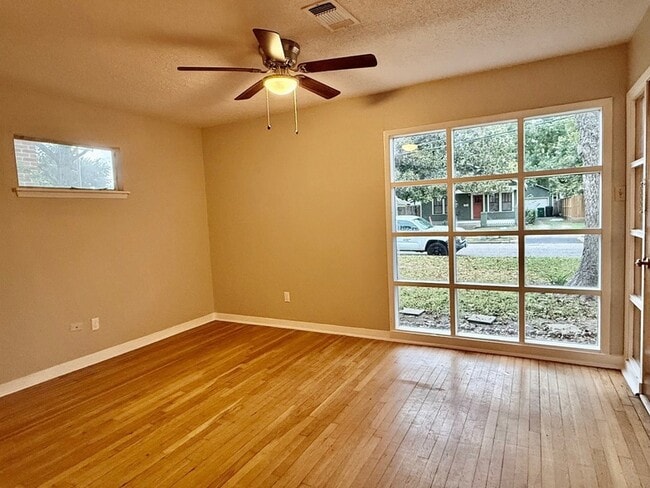 Photo - 4622 Michaux St