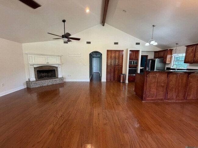 336 N River Rd