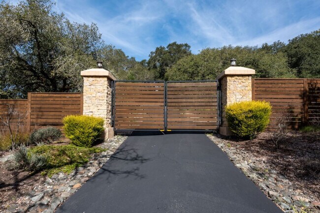 9410 Chalk Hill Rd Unit SI ID1538699P