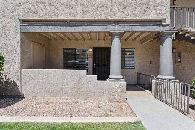 Photo - Prime poolside corner 2 bedroom 2 bath con...