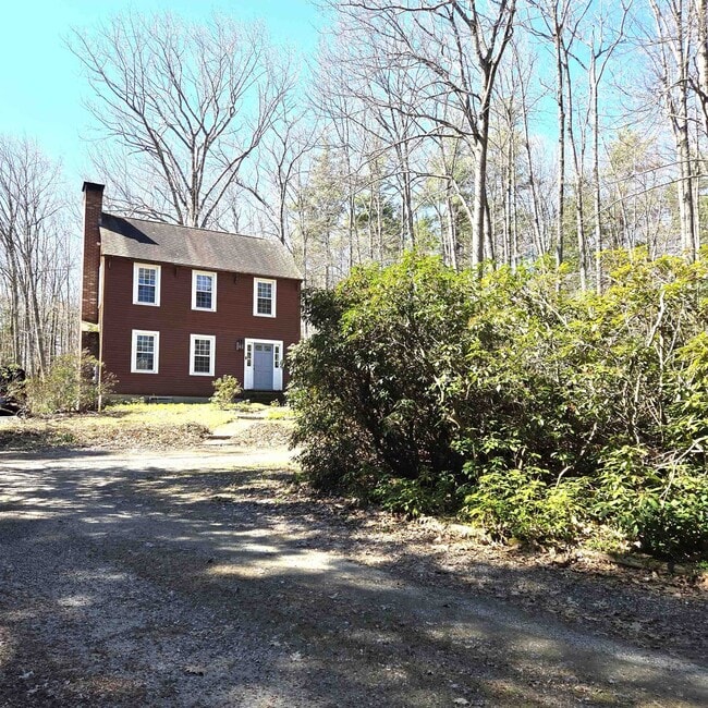 Building Photo - 43 Casalis Rd