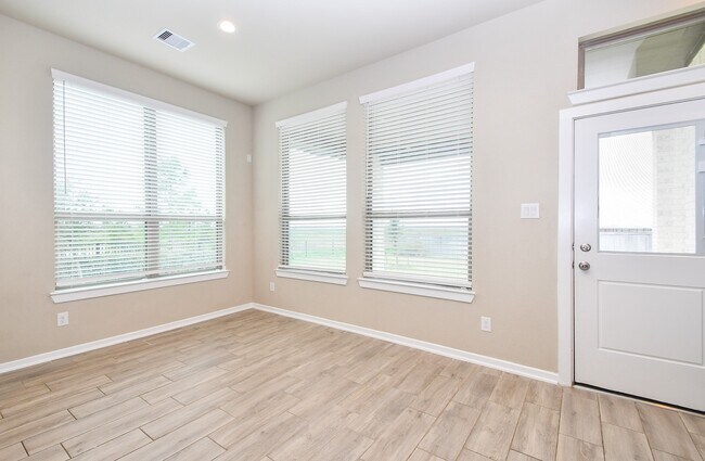 Building Photo - 14907 Fisher Reservoir Dr