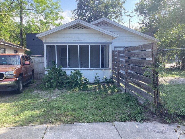 Building Photo - West Orlando 2 bedroom house