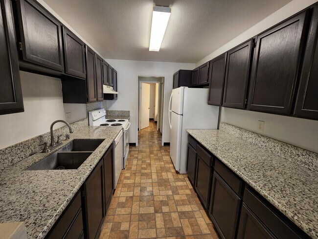 Photo - 2069 California Ave