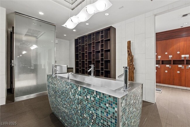 Photo - 4525 Dean Martin Dr Unit 2605