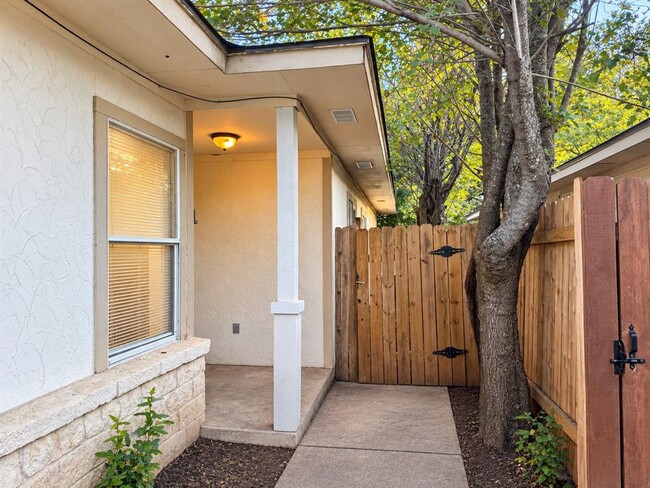 Photo - 1235 Armadillo Rd