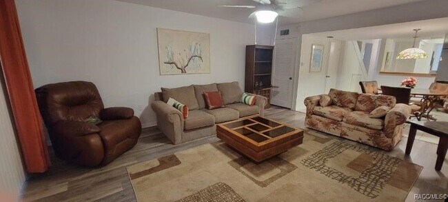 340 E Glassboro Ct