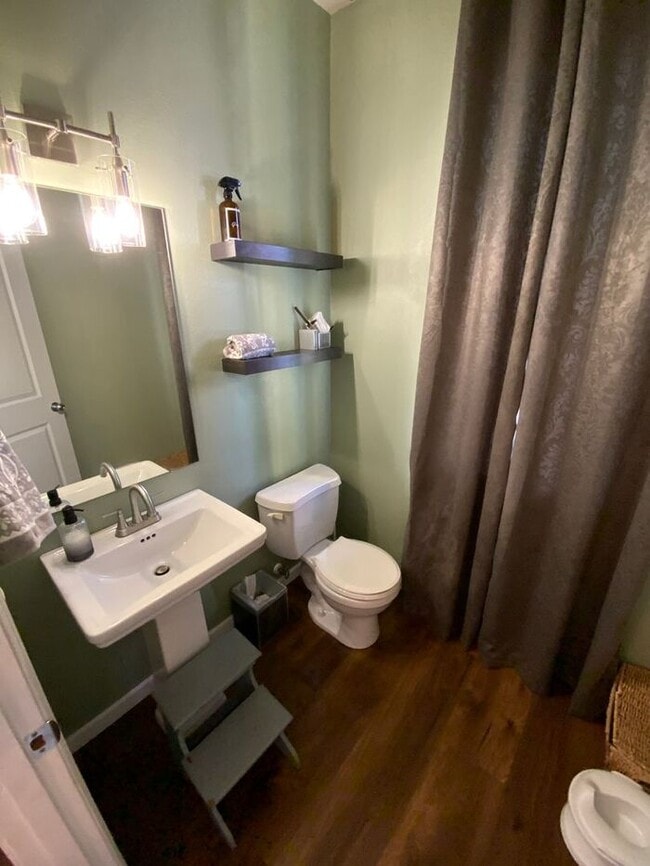 Photo - Puyallup Valley 4bdr 2.5bath w/ a POOL