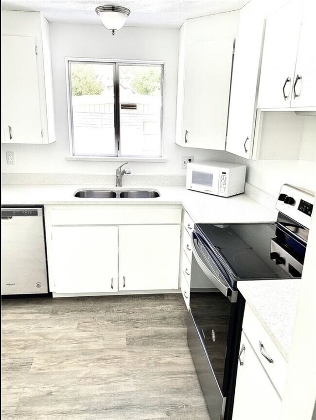 Photo - RES_CARMEL INSTITUTE LLC_1152 Unit 1154