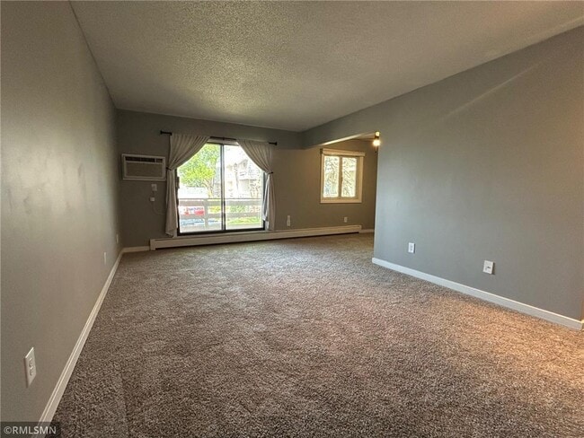 Living Room - 4371 Wilshire Blvd Unit B202