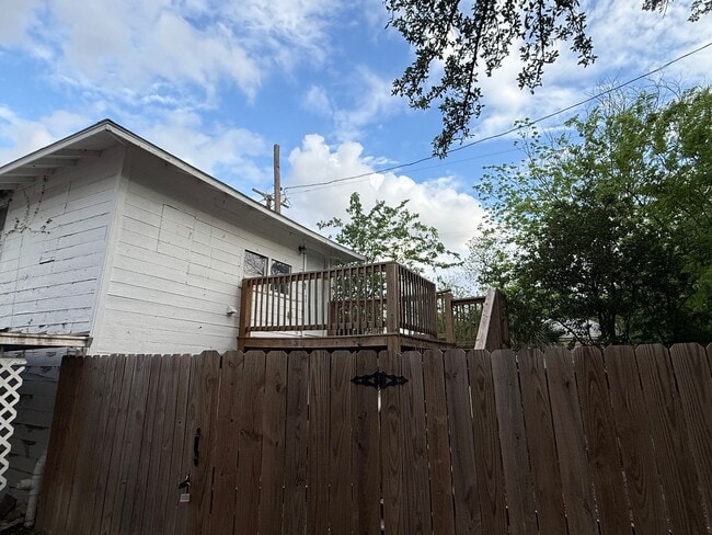 Photo - Charming 1 Bed Apartment | Hardwood Floors + Near Downtown!