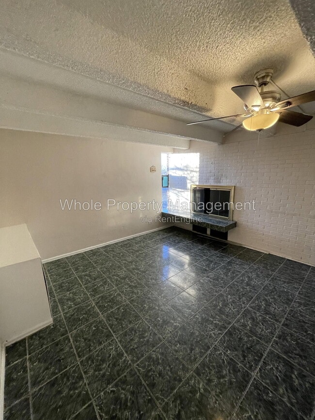 Building Photo - 1180 Yosemite St Unit 213