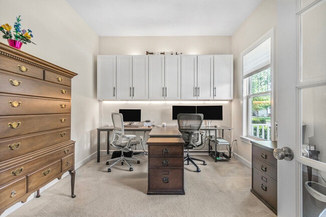 Photo - 3224 Patrick Henry Dr