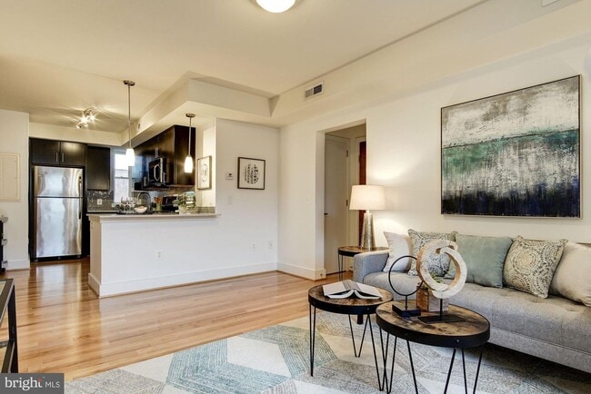 Building Photo - 809 Otis Pl NW Unit 104