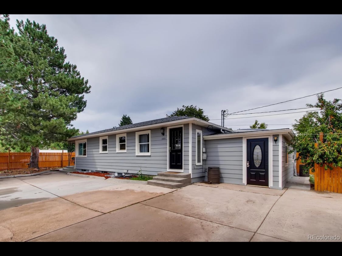 Photo - 300 Stuart Street (Denver, CO)