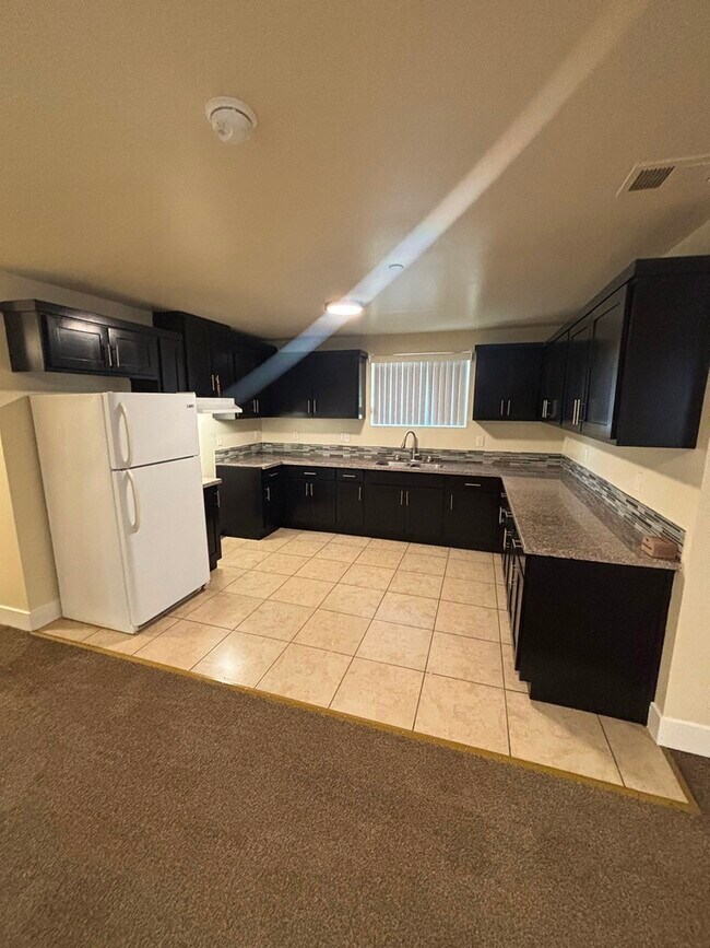 Photo - 148 W 79th St Townhome