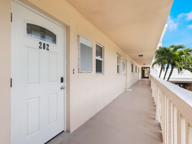 Photo - 750 NE Spanish River Blvd Unidad 2020