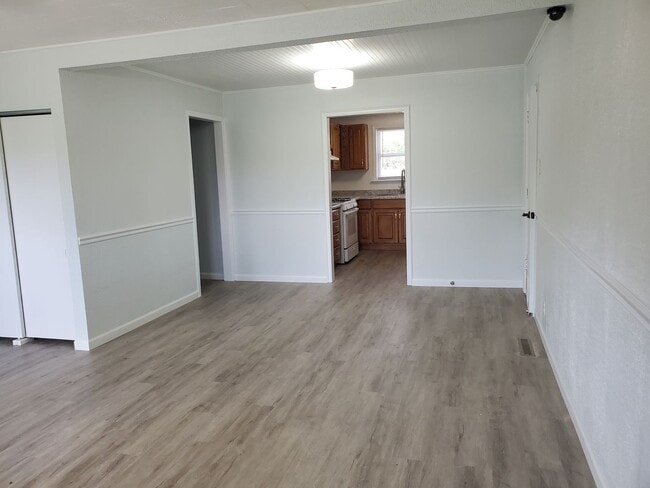 Photo - Great 3BR, 1BTH, 1 car att gar, ranch styl...