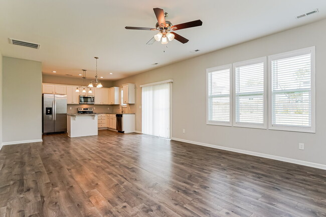 Photo - 235 Durwin Ln