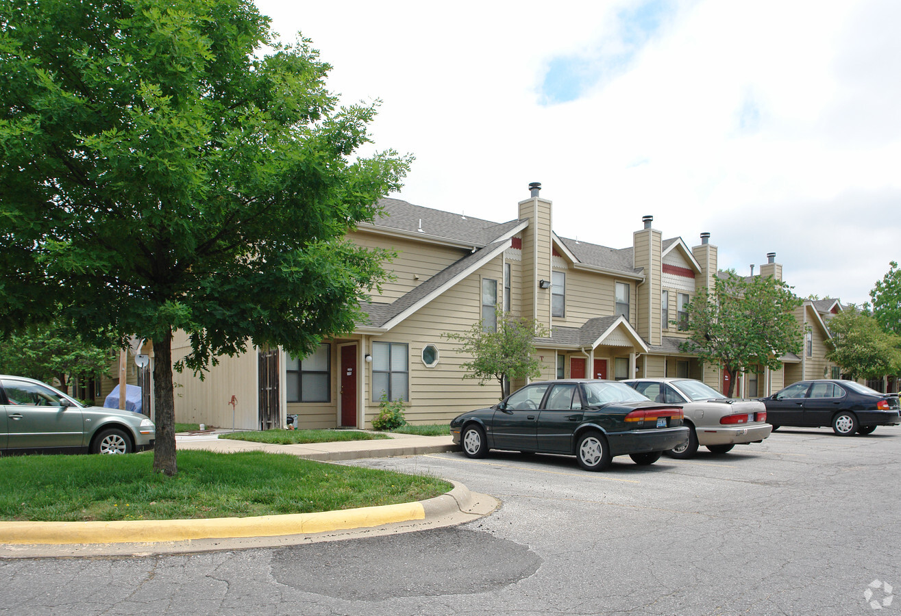 Lorimar Townhomes - Lorimar Townhomes