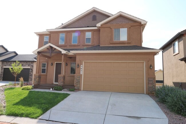 Building Photo - Updated Mountain Shadows Beauty on West Side! 4bdrm/3.5bath/2-car Garage
