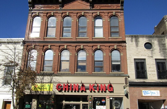 Building Photo - 21 S Court St Rental