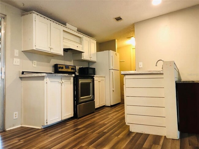 Photo - 2715 Massee Rd