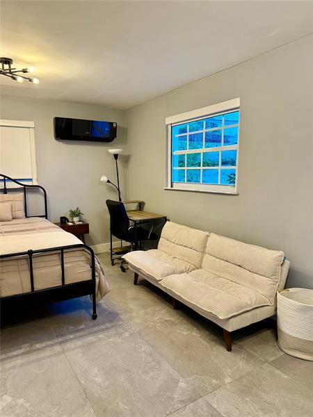 Photo - 2420 SW 11th St