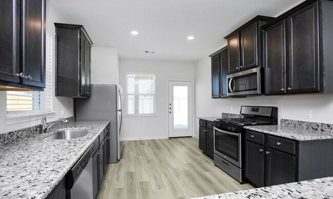 Photo - 446 Amberwood Pk Dr