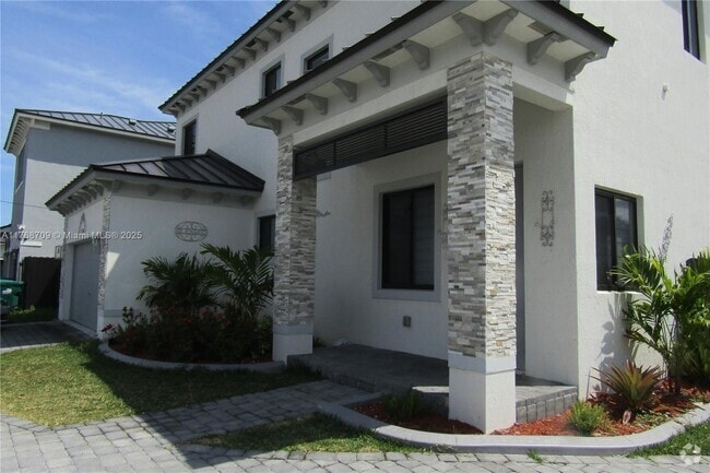 Building Photo - 11998 SW 232nd St Rental