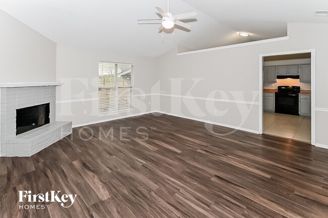Photo - 6495 Westbury Ave