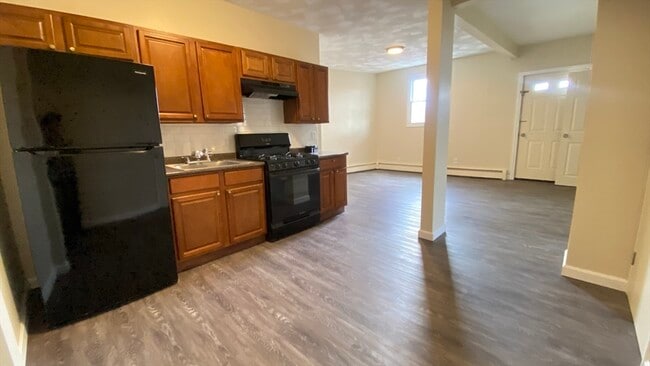 Building Photo - 848 Western Ave Unit U2R