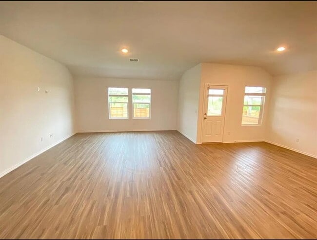 Photo - 490 Jack Ryan