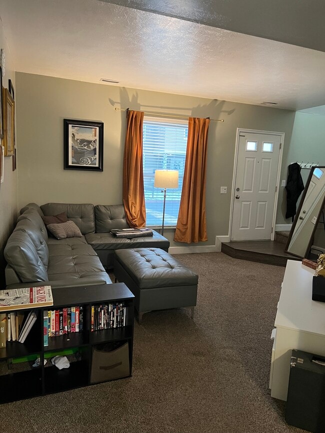 Photo - 3430 W 3440 S