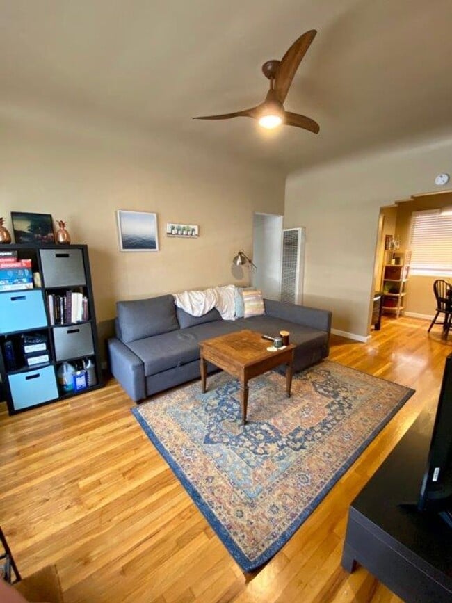 Building Photo - Upstairs 1 bedroom 1 bathroom apartment - ... Unit 2569 Wightman Street