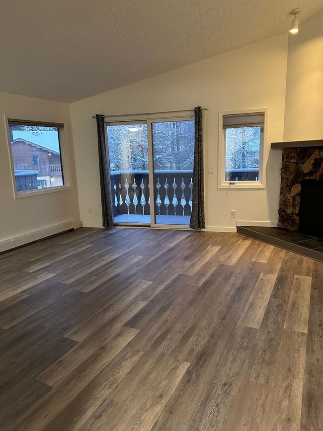 Photo - Newly Remodeled, 1 Bed/1 Bath Garage/Washer/Dryer