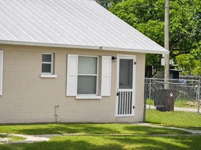 Photo - Convenient Downtown Living in a Bright and Comfortable 1-Bedroom Studi